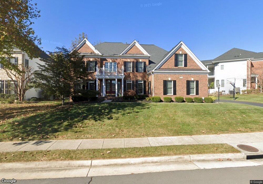 25713 Summerbank Ct, Chantilly, VA 20152 - photo 1