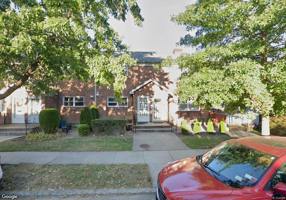 5623 175th St, Fresh Meadows, NY 11365 - photo 1