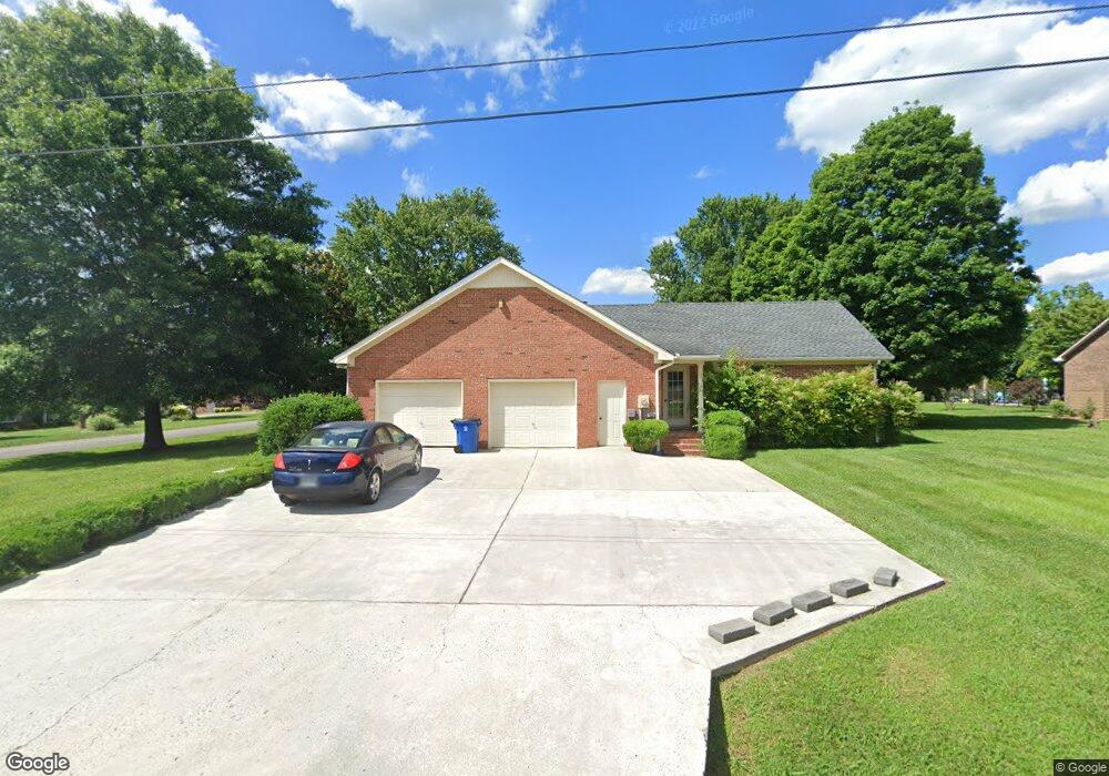 325 Greenbriar Cir, Manchester, TN 37355 - photo 1