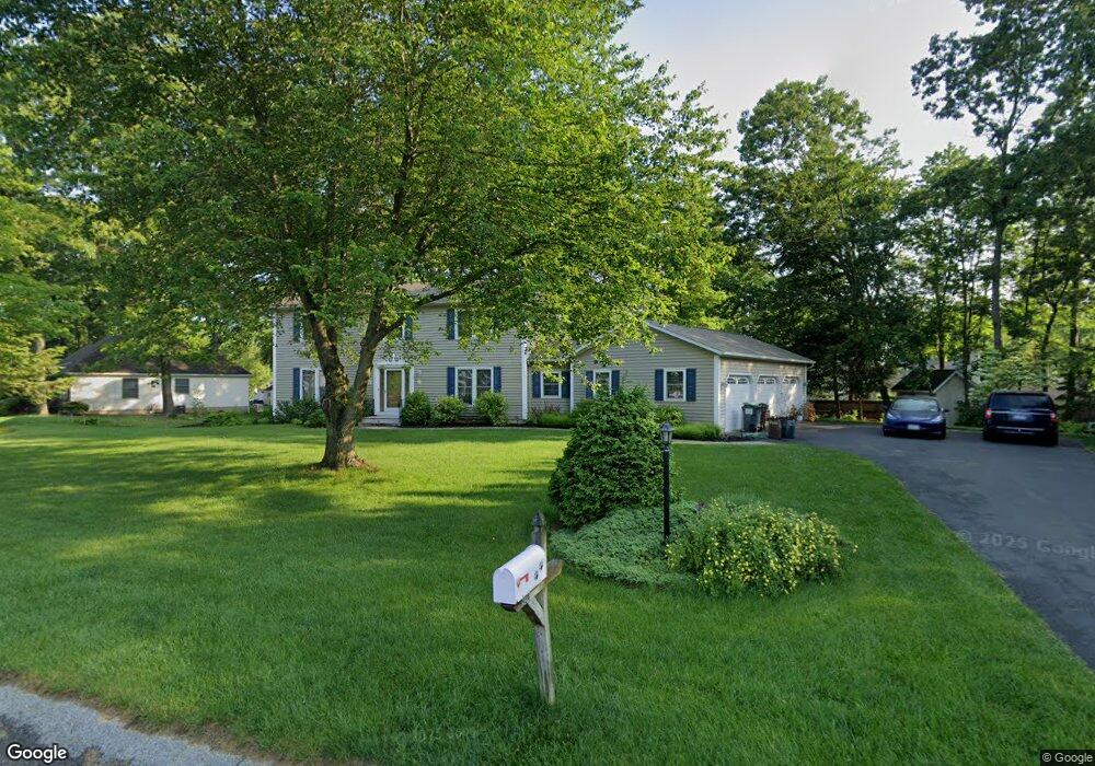 934 Douglas Ct, Schenectady, NY 12309 - photo 1