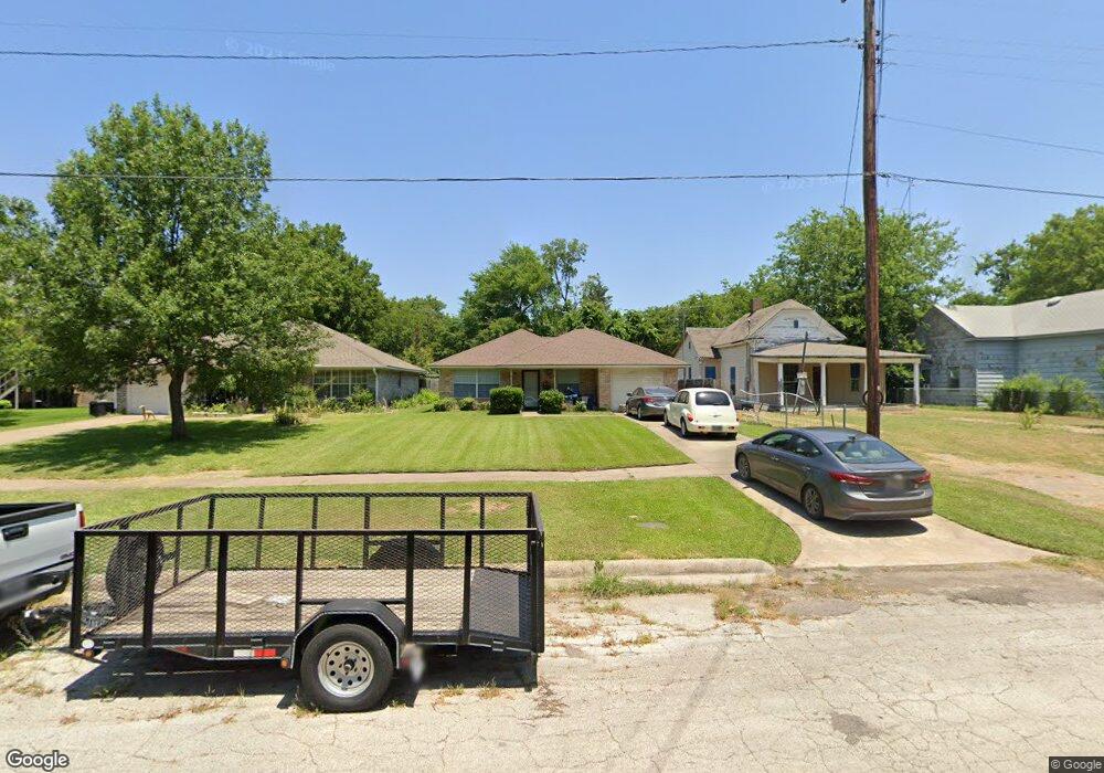 512 W 5th St, Bonham, TX 75418 - photo 1