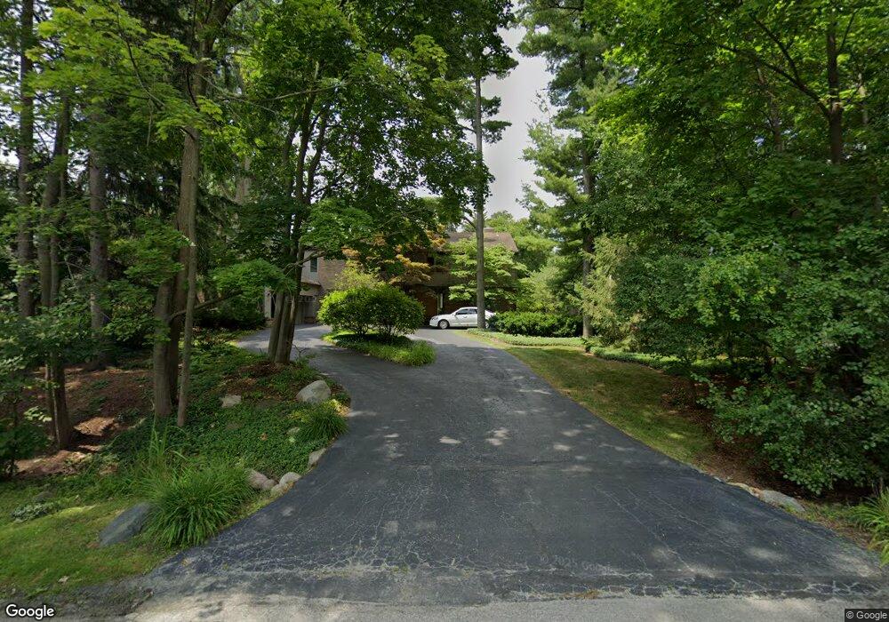 5660 Kolly Rd, Bloomfield Hills, MI 48301 - photo 1