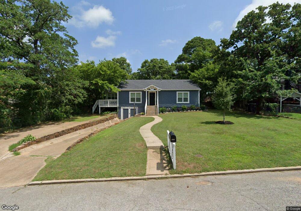 1627 W Chestnut St, Denison, TX 75020 - photo 1