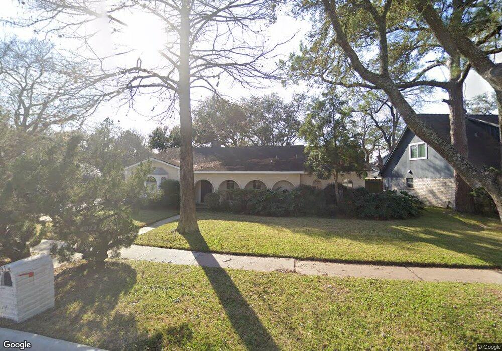 6915 Wagonwheel Ln, Houston, TX 77088 - photo 1