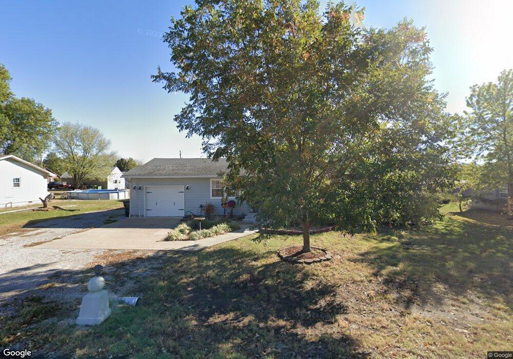 205 S Oak Ave, Altamont, KS 67330 - photo 1