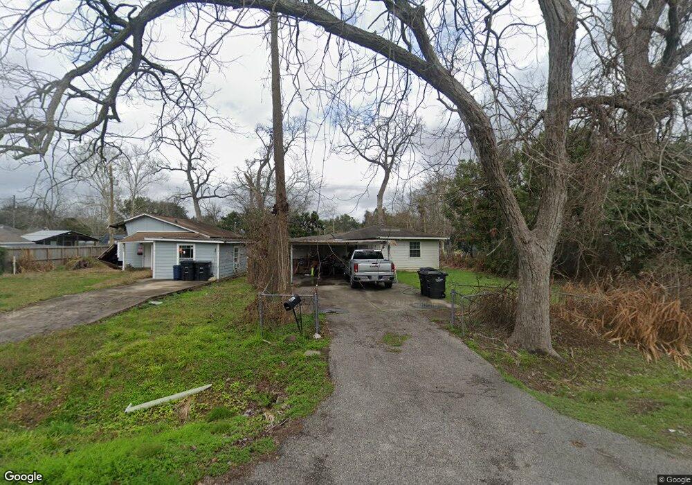 417 E Park St, Alvin, TX 77511 - photo 1