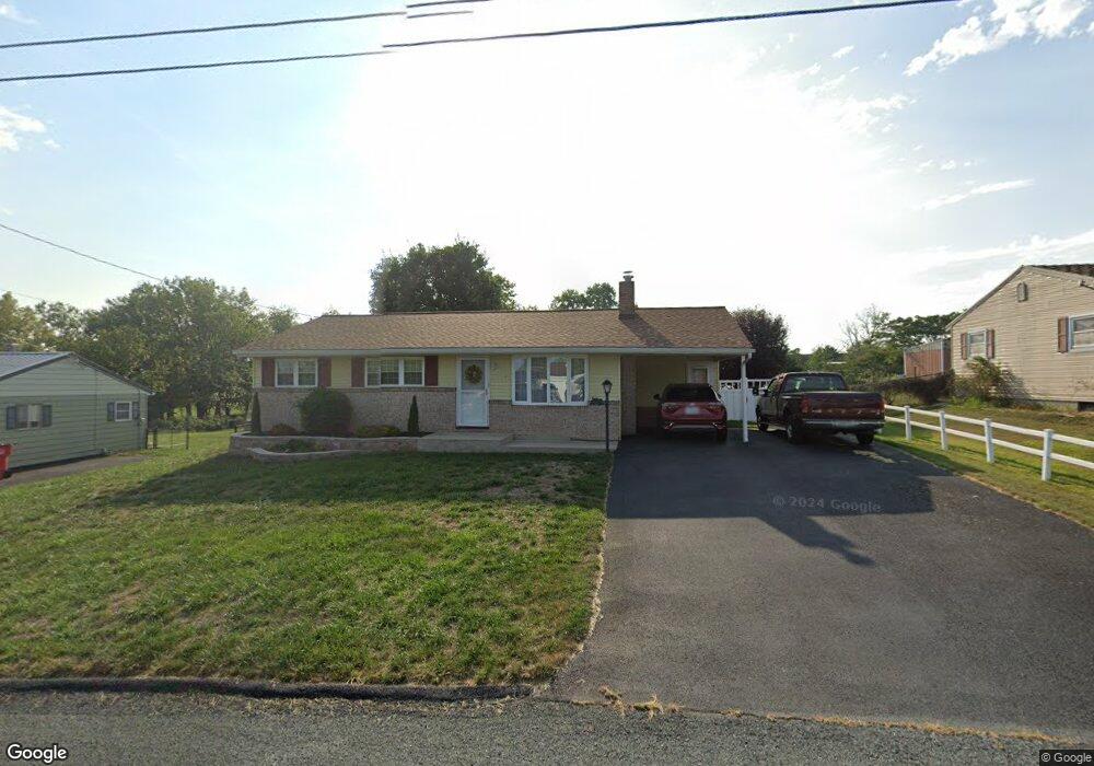 3424 Westview Cir, Greencastle, PA 17225 - photo 1