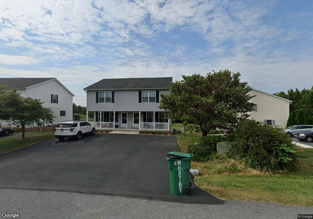 346 Creekwood Dr, Greencastle, PA 17225 - photo 1