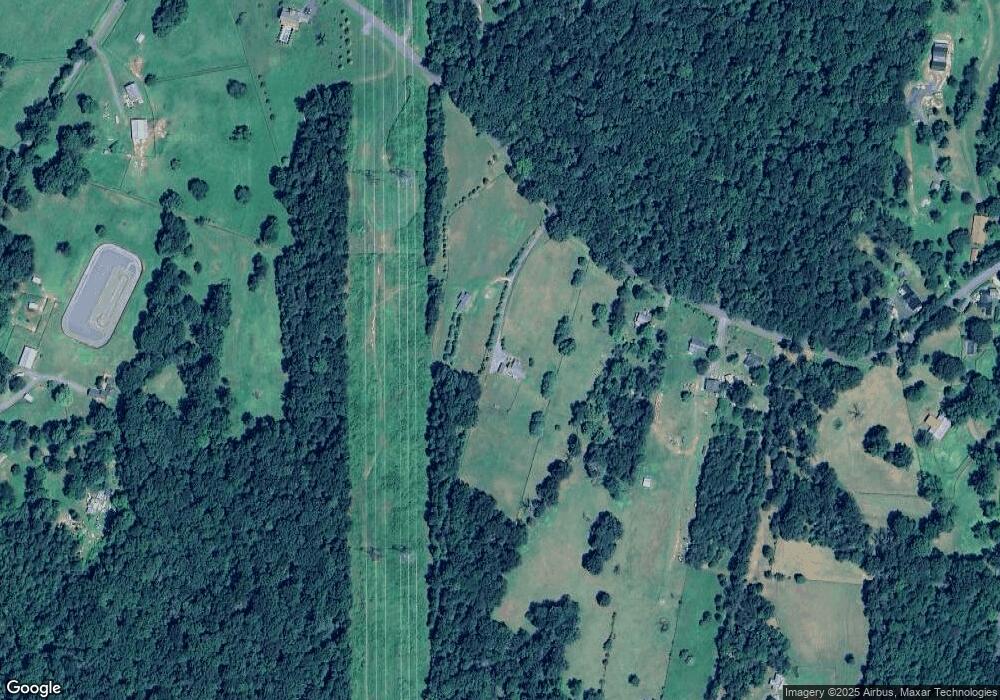 13208 Crest Hill Rd, Flint Hill, VA 22627 - photo 1