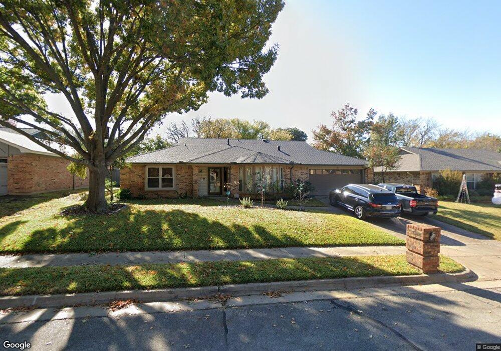 916 Clear View Dr, Bedford, TX 76021 - photo 1