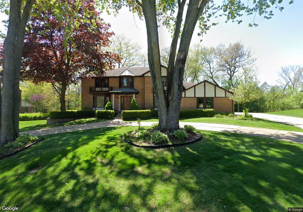 2854 Hunters Way, Bloomfield Hills, MI 48304 - photo 1