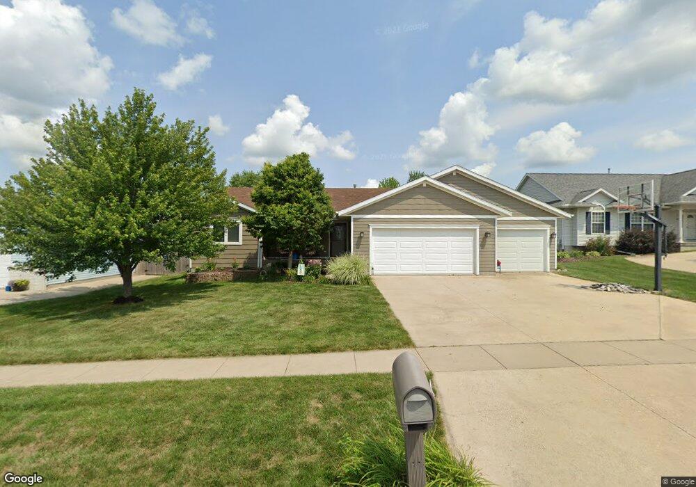 524 Crestview Ct, Center Point, IA 52213 - photo 1
