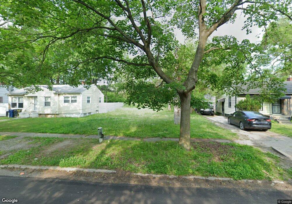 5901 Winthrop Blvd, Flint, MI 48505 - photo 1