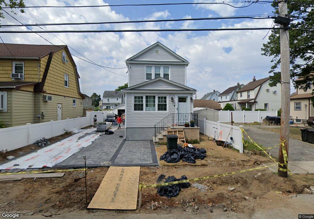 54 Berkley St, Valley Stream, NY 11581 - photo 1