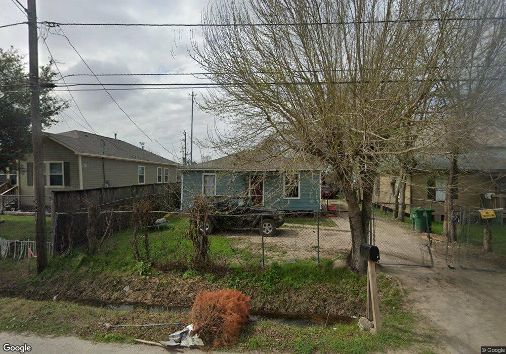 7411 Sandle St, Houston, TX 77088 - photo 1