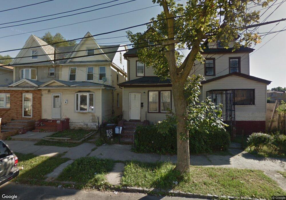 10607 169th St, Jamaica, NY 11433 - photo 1