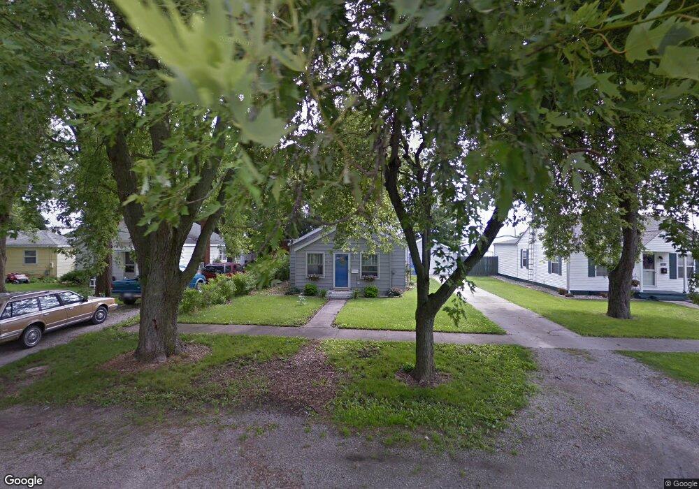 916 S 13th St, Mattoon, IL 61938 - photo 1