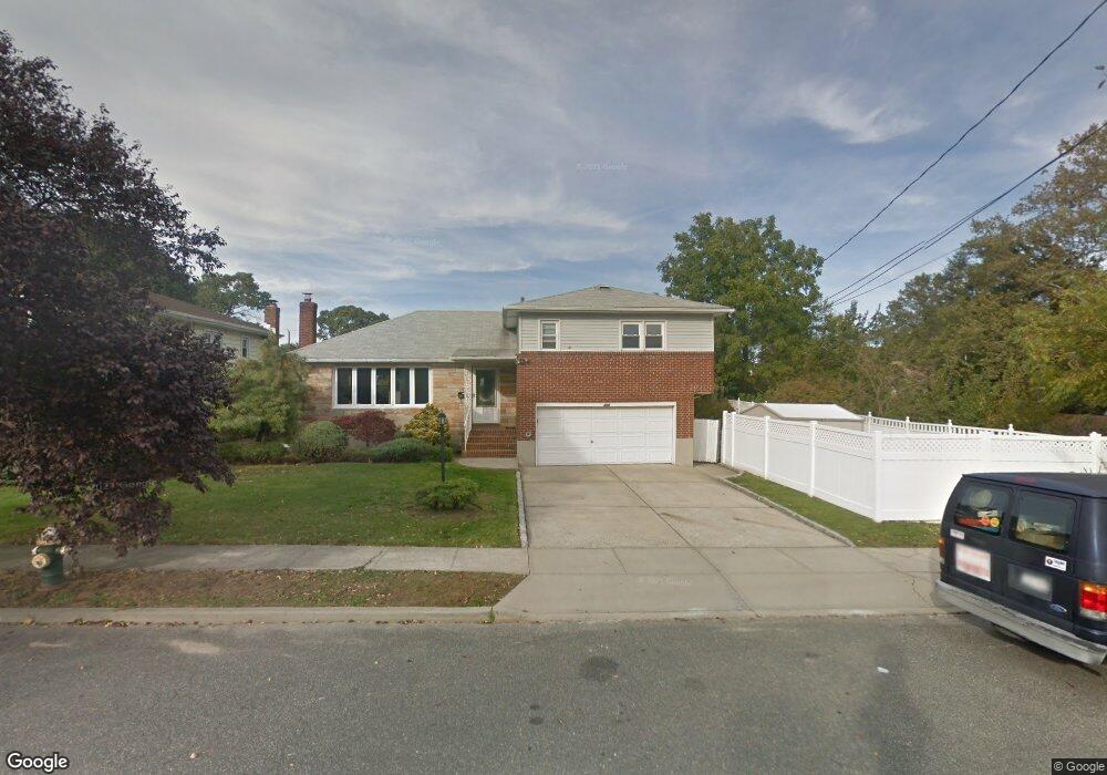 500 Maxwell St, West Hempstead, NY 11552 - photo 1