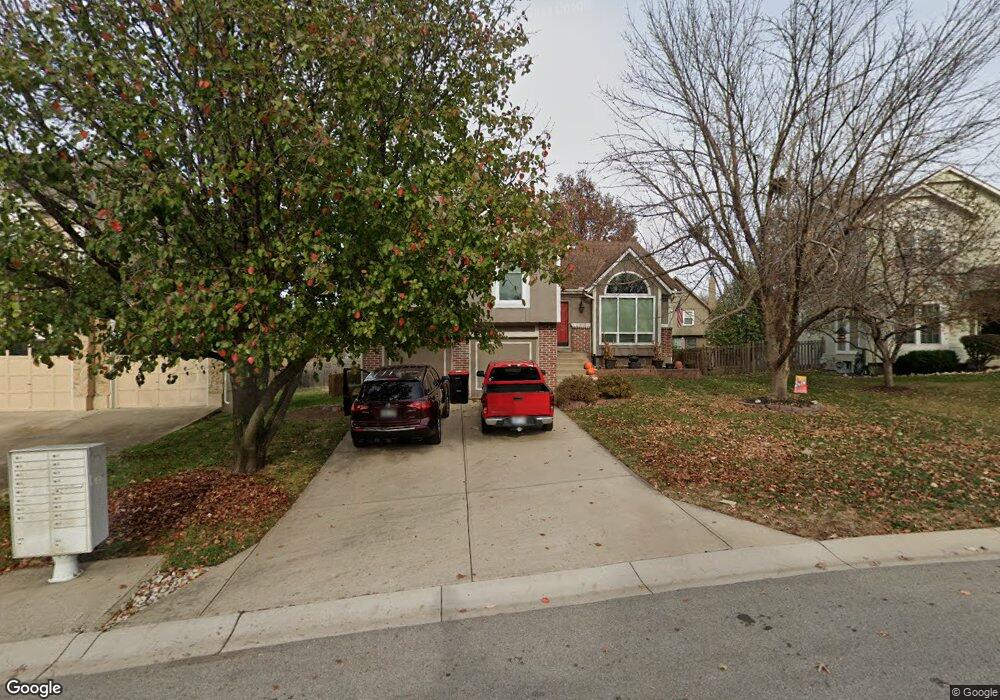 21610 W 52nd St, Shawnee, KS 66226 - photo 1