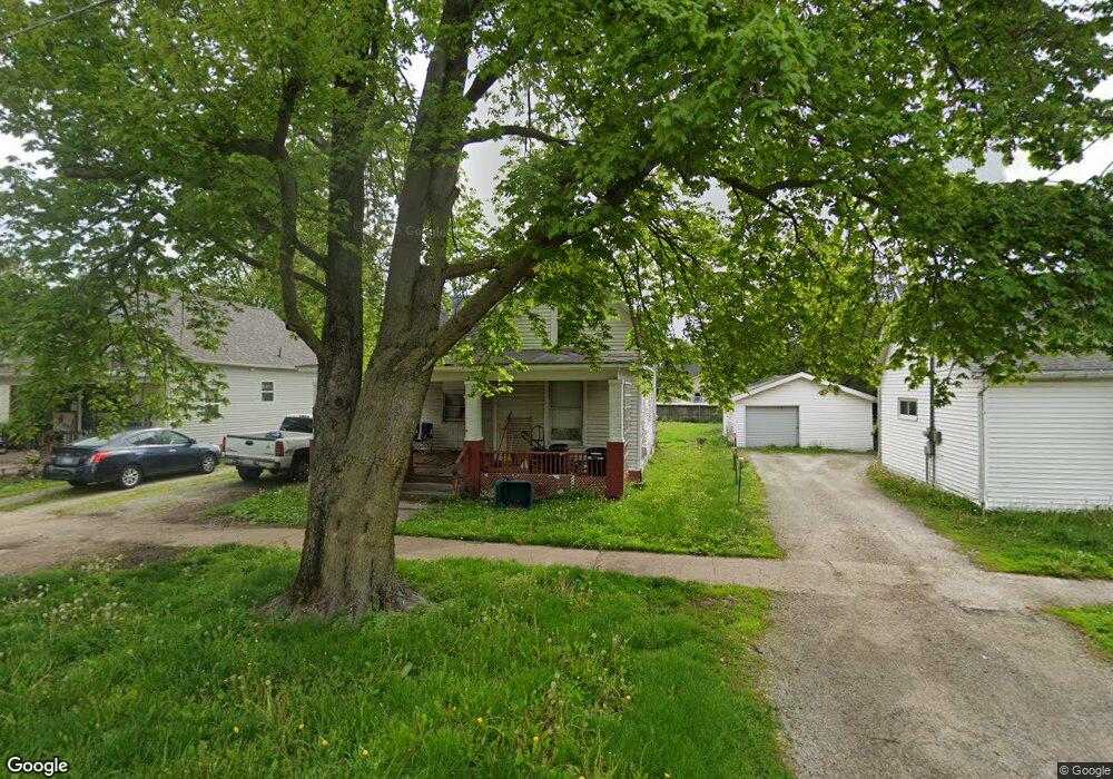 512 S 6th St, Mattoon, IL 61938 - photo 1