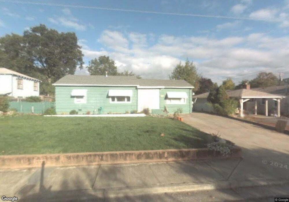 707 NE 11th St, Grants Pass, OR 97526 - photo 1