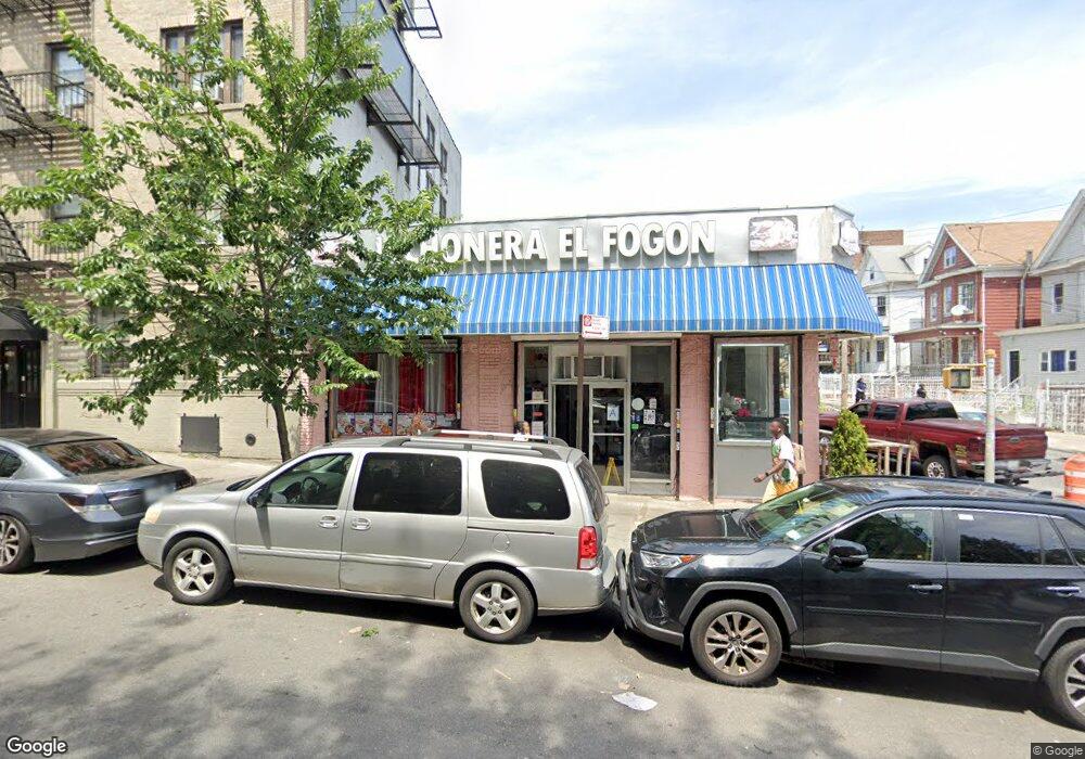 275 E 194th St, Bronx, NY 10458 - photo 1