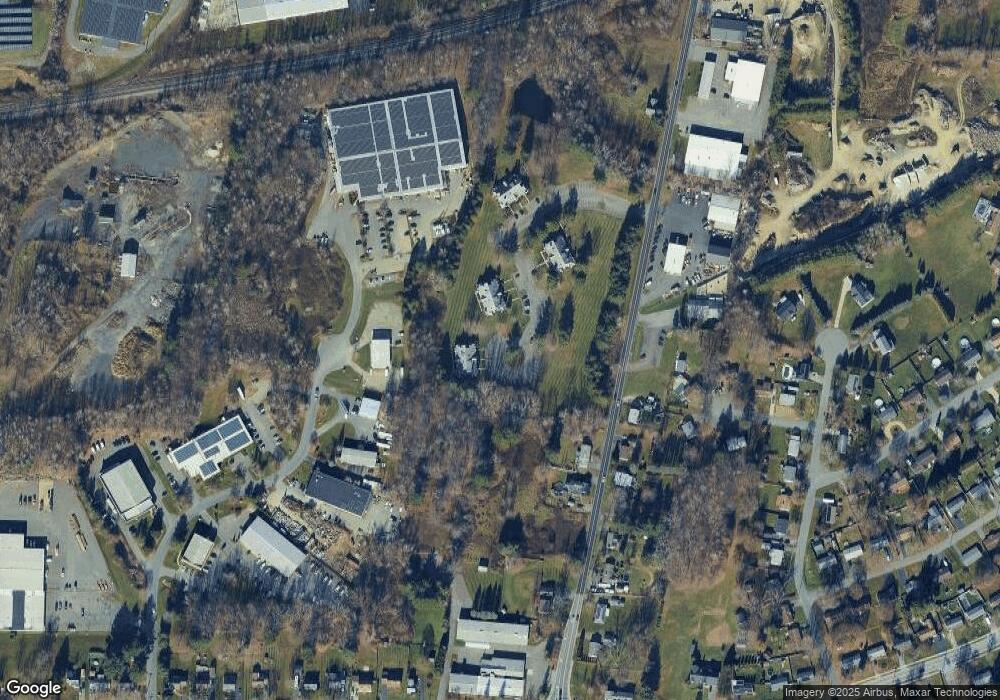 F2 Pondview Dr unit F2, Pittsfield, MA 01201 - photo 1