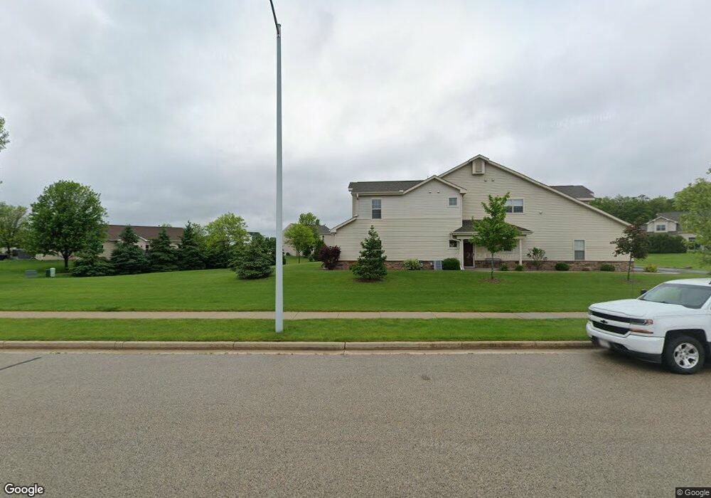 522 Cedar Bluffs Way, Slinger, WI 53086 - photo 1