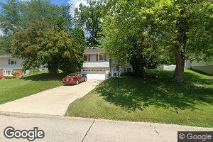 24 Parkview Dr, Eldridge, IA 52748