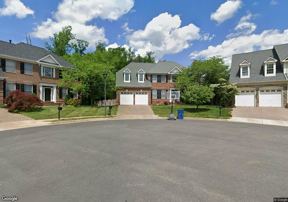 8306 Elm Grove Ct, Vienna, VA 22182 - photo 1