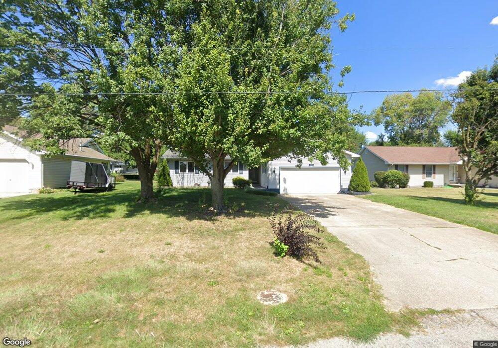 1206 Sherwood Eddy Dr, Jacksonville, IL 62650 - photo 1