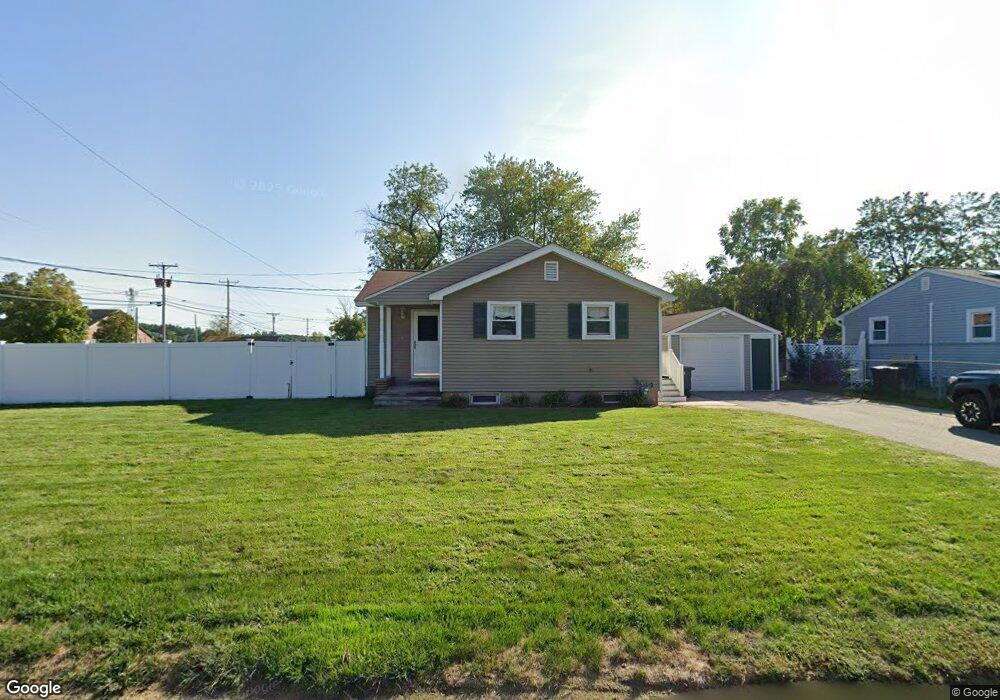 2 Wilton St, Nashua, NH 03063 - photo 1