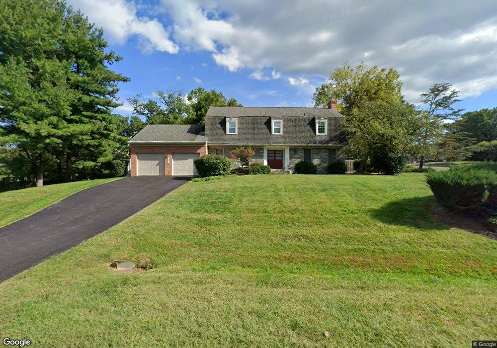 9817 Sotweed Dr, Potomac, MD 20854 - photo 1