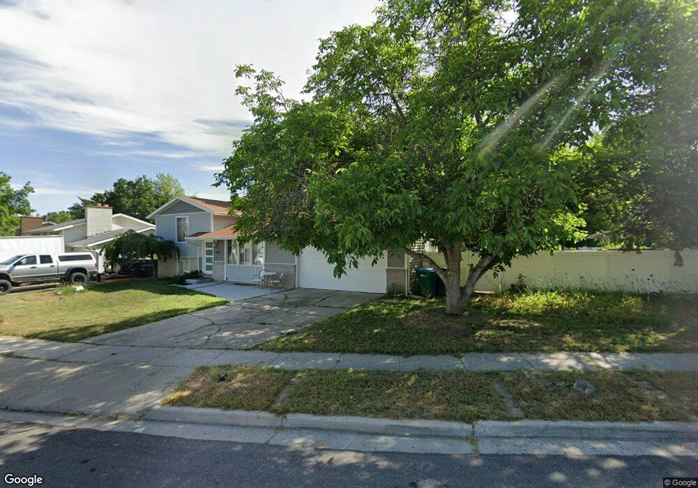 8757 S Chariot Dr, Sandy, UT 84094 - photo 1