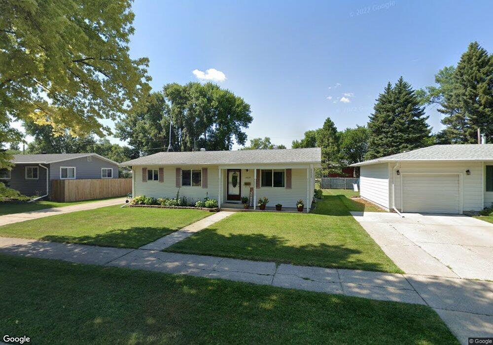 1810 S 17th St, Grand Forks, ND 58201 - photo 1