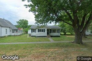 307 E Cherry St, Moweaqua, IL 62550