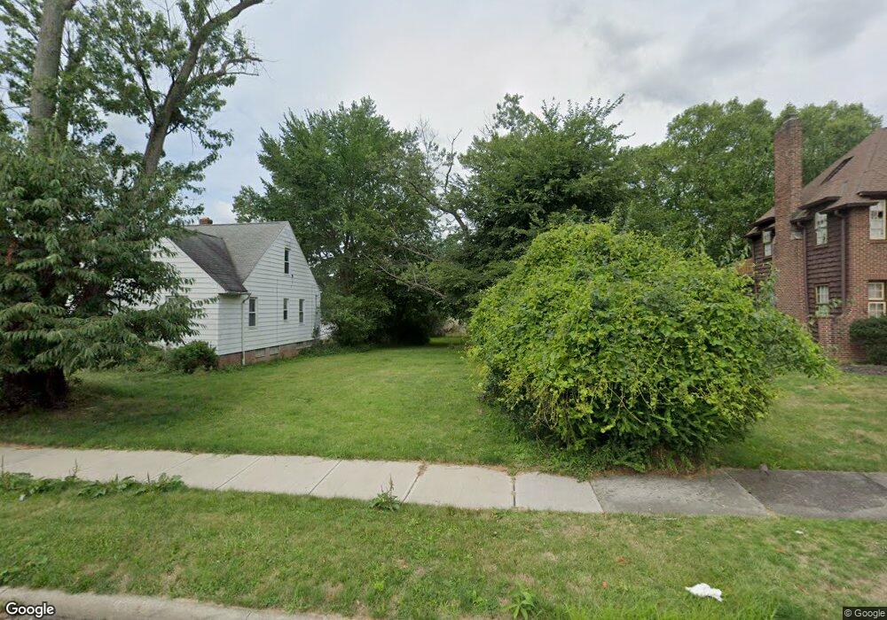 5152 Cato St, Maple Heights, OH 44137 - photo 1