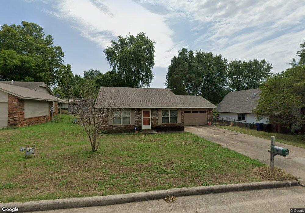 107 E 10th St S, Claremore, OK 74017 - photo 1