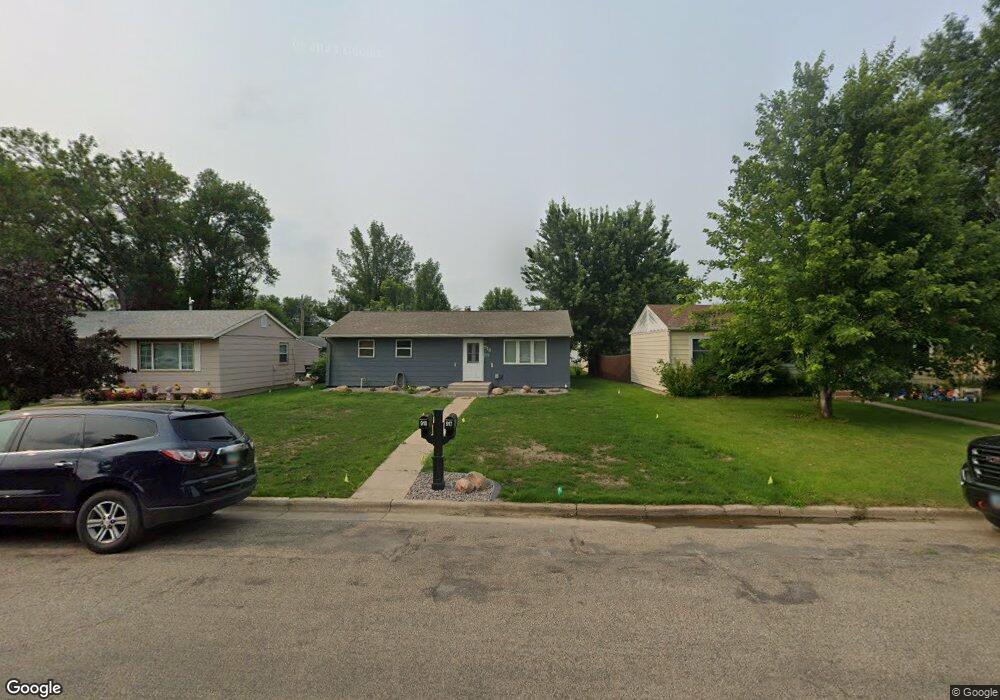 918 15th St SW, Jamestown, ND 58401 - photo 1