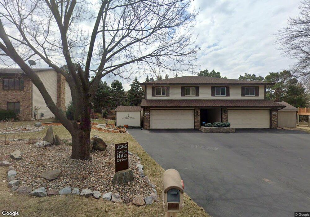 2565 Cedar Hills Dr, Hopkins, MN 55305 - photo 1