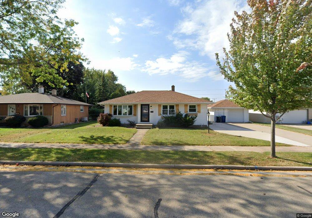 516 Michael St, Combined Locks, WI 54113 - photo 1