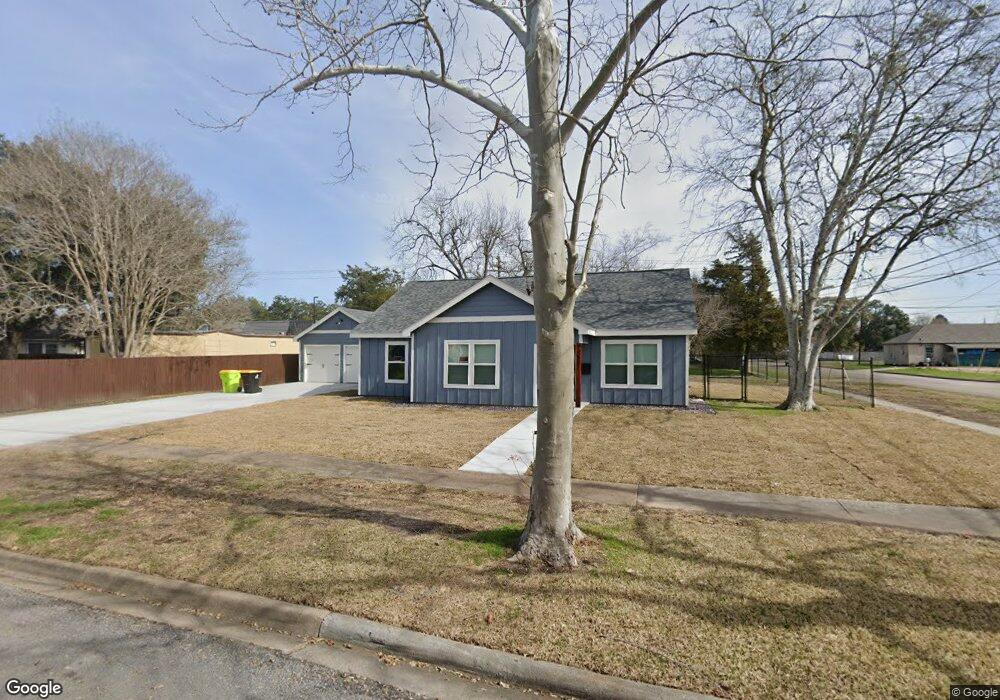1421 2nd St, Rosenberg, TX 77471 - photo 1