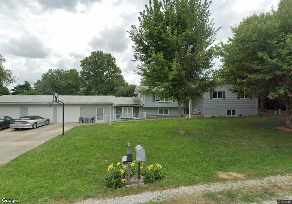 104 James Ln, Jacksonville, IL 62650 - photo 1