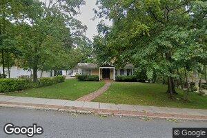 32 Central Dr, Port Washington, NY 11050