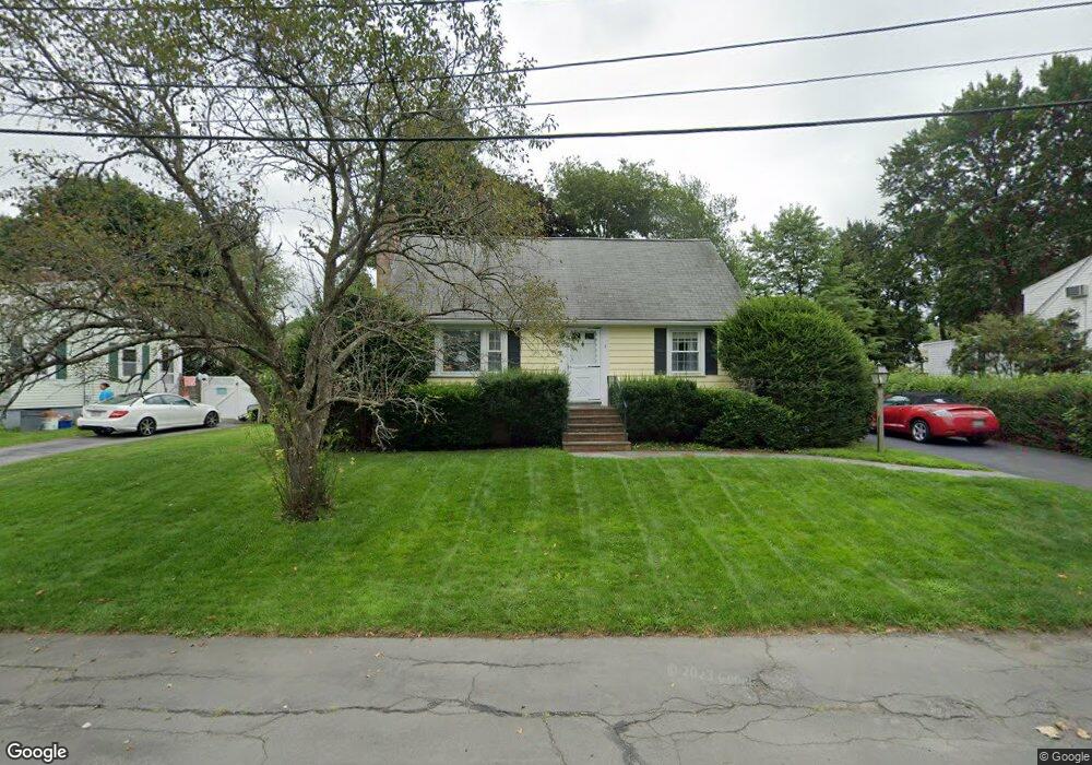 4 Robinson Rd, Woburn, MA 01801 - photo 1