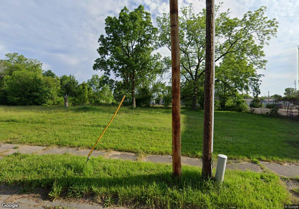 633 E Holbrook Ave, Flint, MI 48505 - photo 1