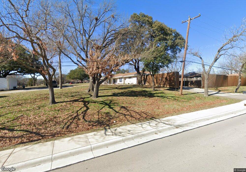 302 Crescent Dr, Grand Prairie, TX 75050 - photo 1