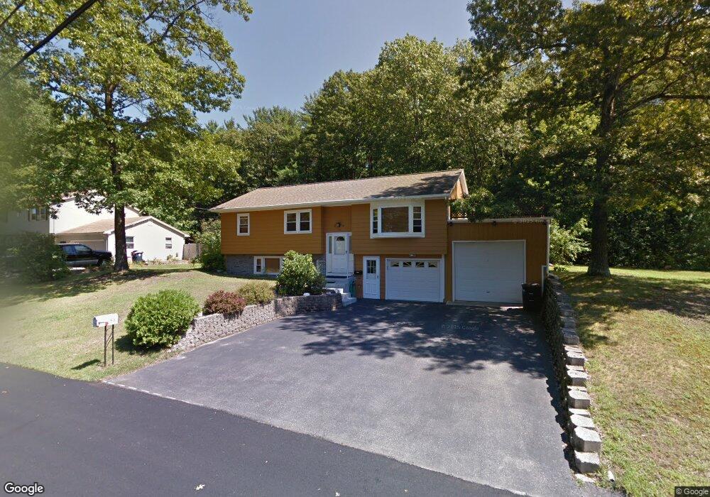 54 Cheyenne Dr, Nashua, NH 03063 - photo 1