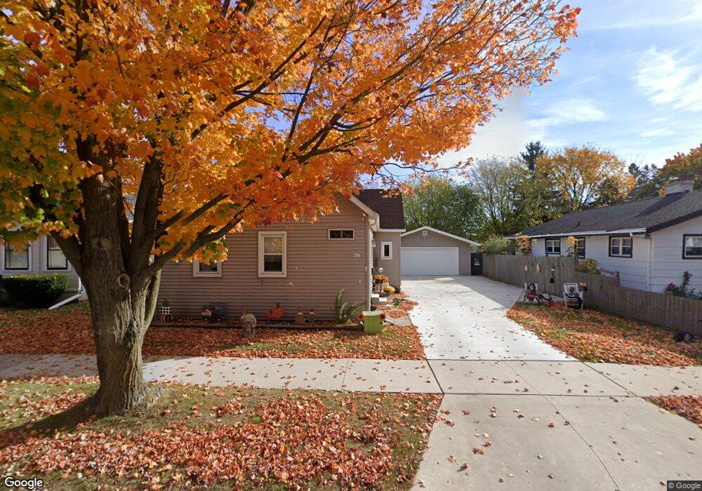 947 N 9th St, Manitowoc, WI 54220 - photo 1