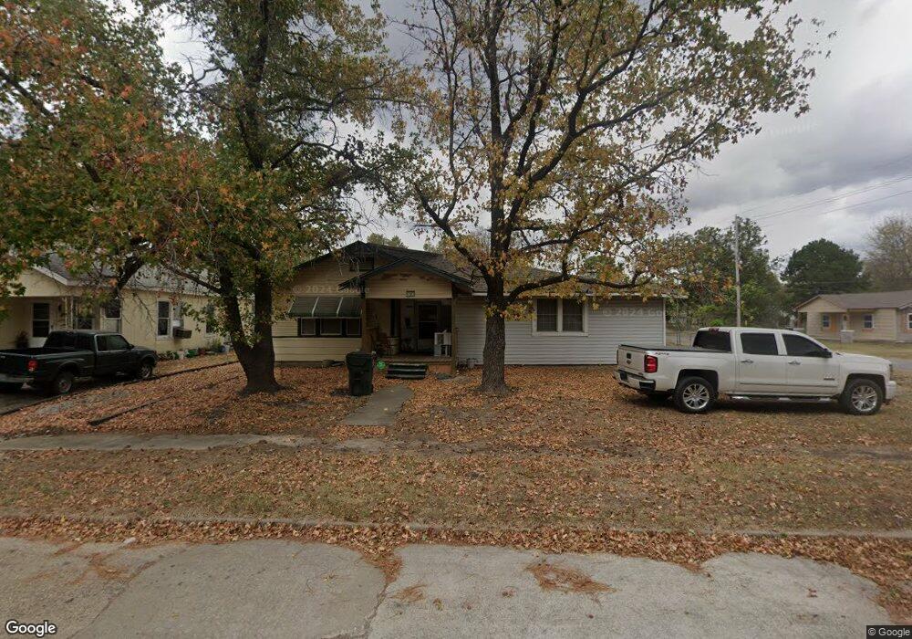 1303 W 7th St, Okmulgee, OK 74447 - photo 1